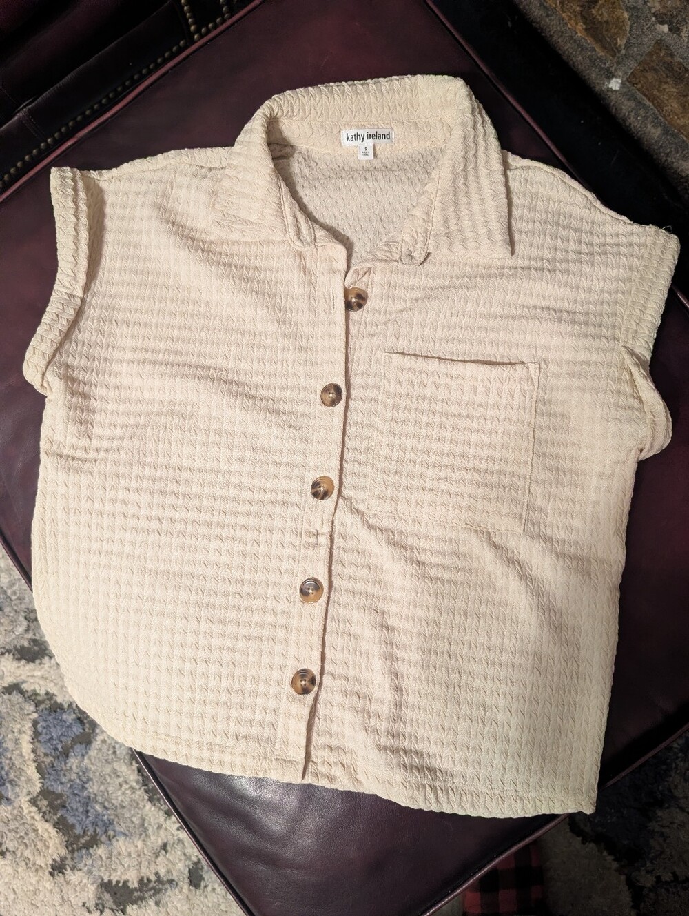 kathy ireland Beige Textured Button-Front Sleeveless Top